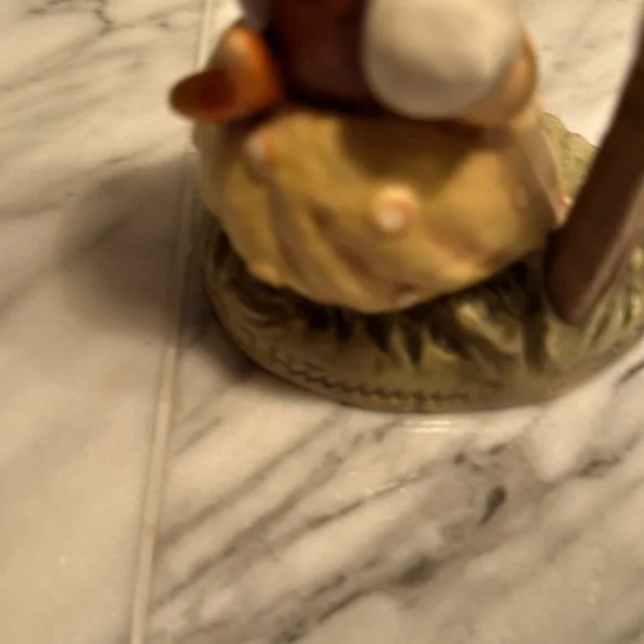 Difficult to find, MJ Hummel figurine, sing with me. Amazon - $100 + shipping. - Picture 5 of 6